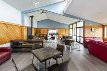 Landmark Property with Accommodation–Live Onsite