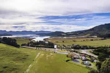 Landmark Property with Accommodation–Live Onsite