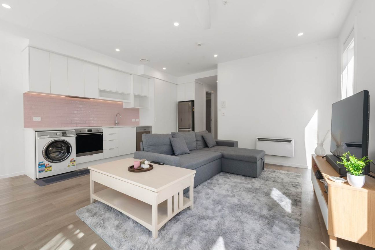 North-East Corner-52 m², A Secured Carpark & Locker - Widok 2