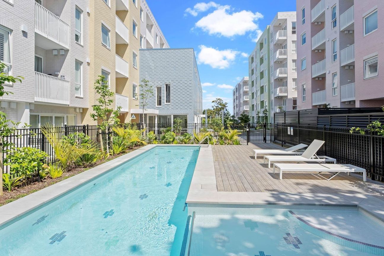 North-East Corner-52 m², A Secured Carpark & Locker - Widok 3