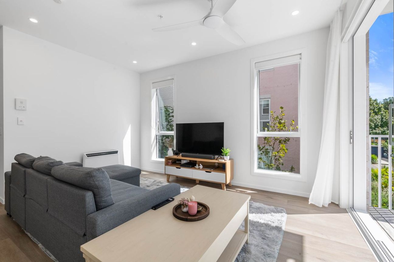 North-East Corner-52 m², A Secured Carpark & Locker - Widok 4