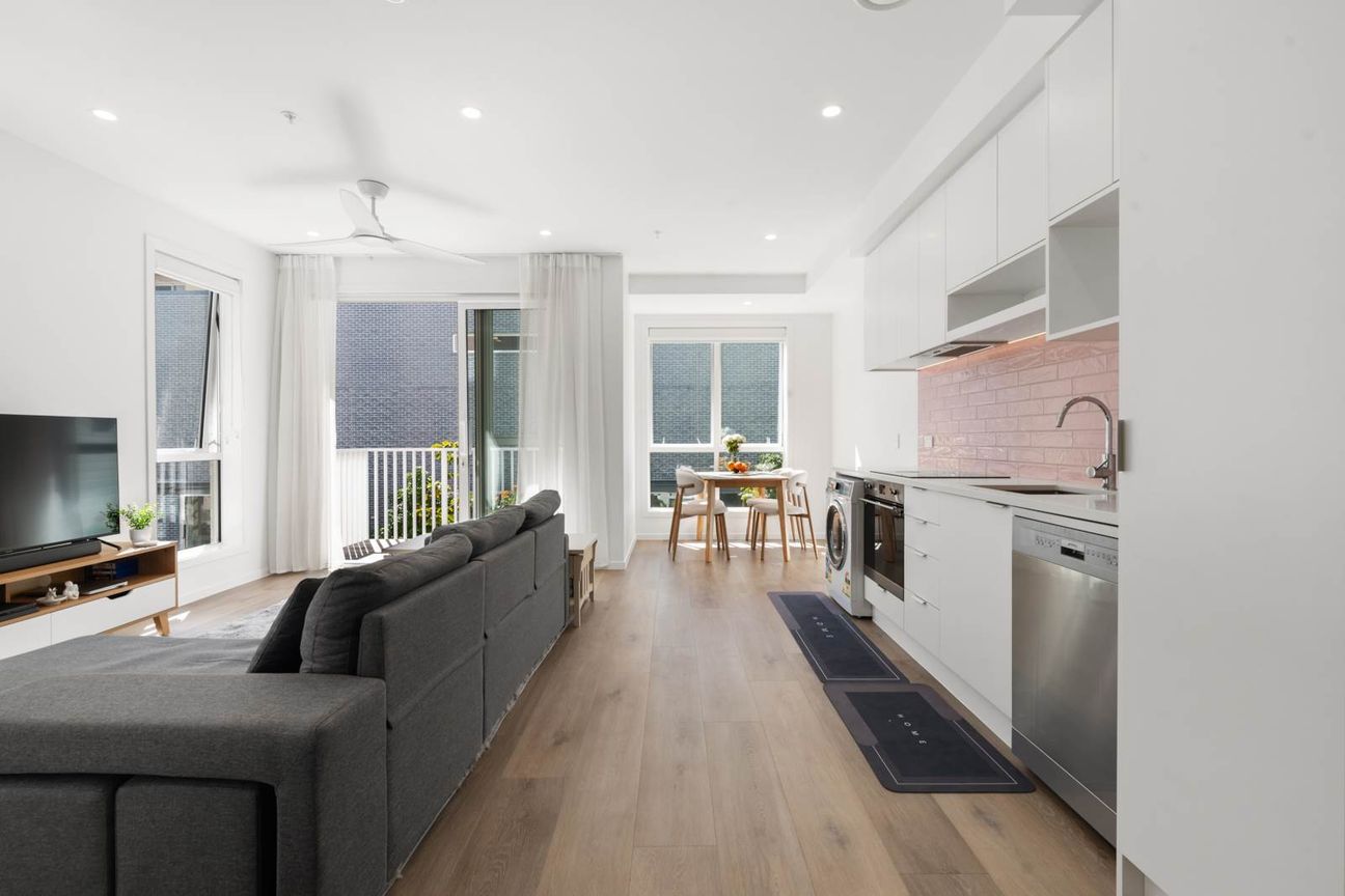 North-East Corner-52 m², A Secured Carpark & Locker - Widok 6