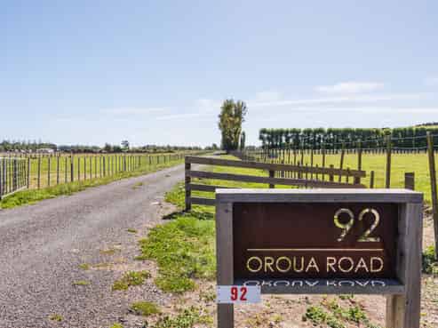 92a & 92b Oroua Road, Newbury