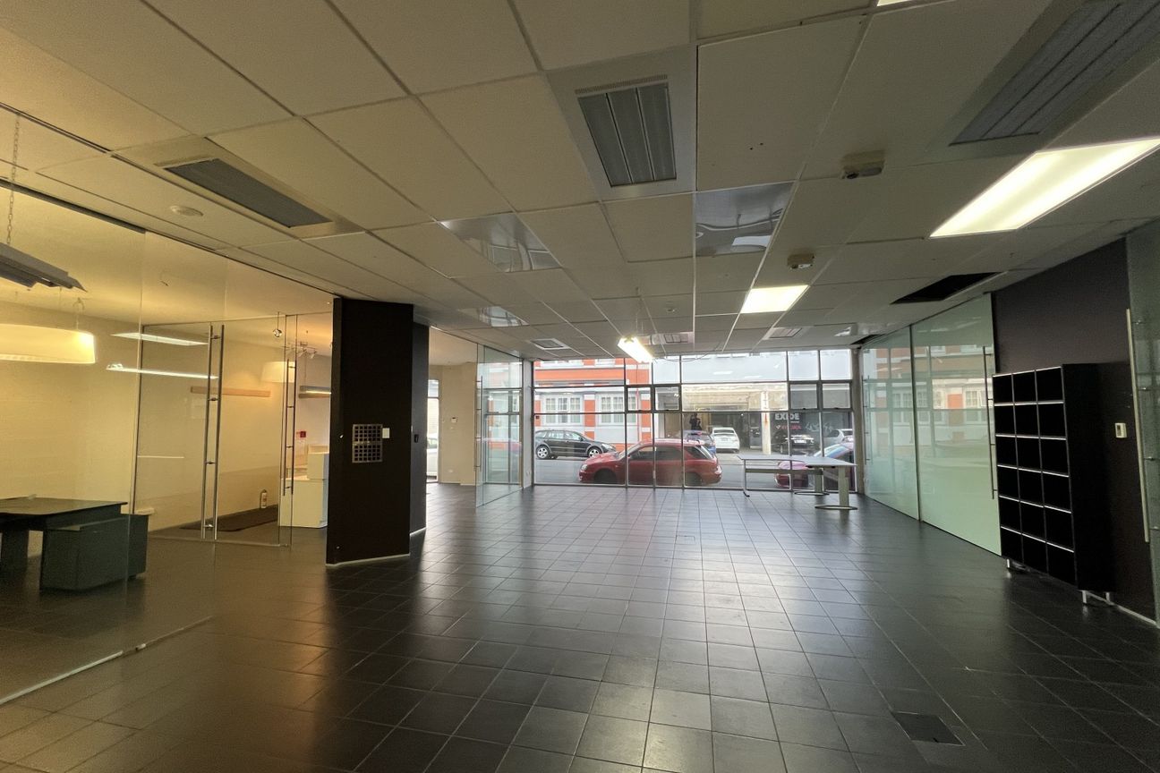 Mount Cook showroom/retail or ground floor office - Meer