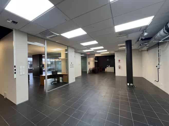 Mount Cook showroom/retail or ground floor office