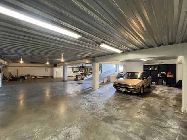 Mount Cook showroom/retail or ground floor office