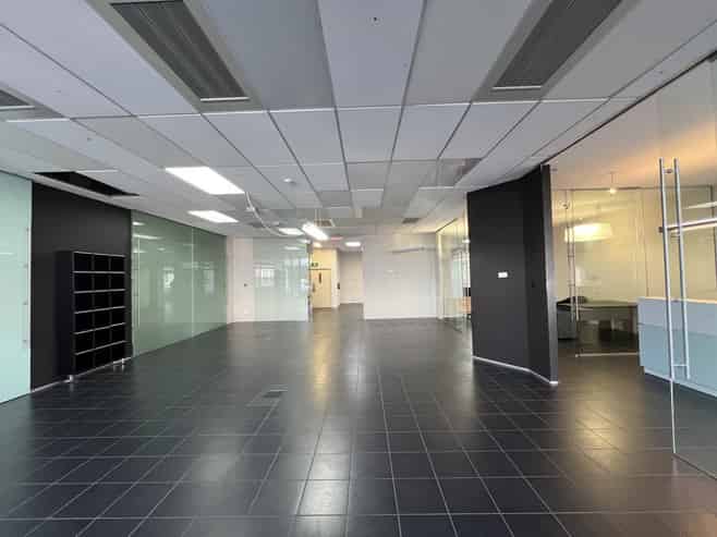 Mount Cook showroom/retail or ground floor office