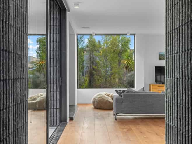 6 Stackbrae Avenue, Wanaka