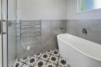 55 Cambridge Road, Riverhead