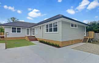 55 Cambridge Road, Riverhead