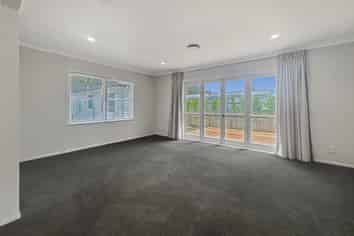 55 Cambridge Road, Riverhead