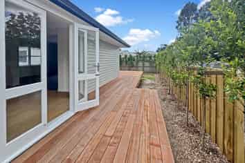 55 Cambridge Road, Riverhead