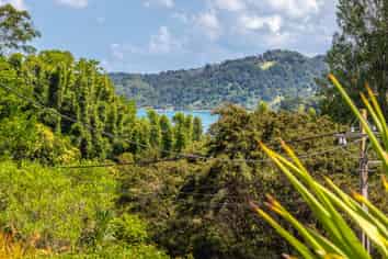 38 Ocean Road, Surfdale