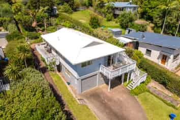 38 Ocean Road, Surfdale