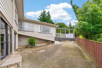 4 Main Road, Wainuiomata