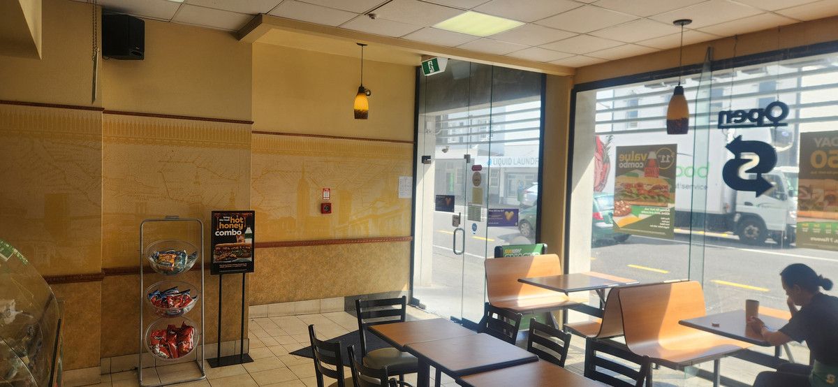 Excellent food premises on Jackson - Vista 3