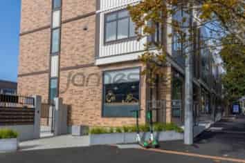 Affordable Boutique Retail Space in Eden Terr