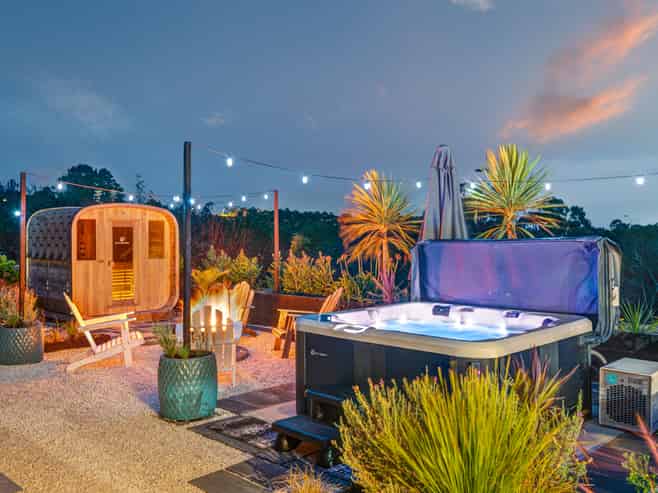 8 Roberts Road, Matakatia