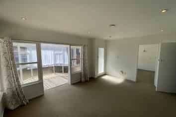 2/11 Winscombe Street, Belmont