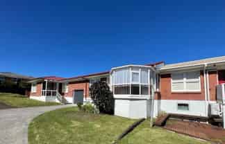 2/11 Winscombe Street, Belmont