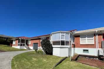 2/11 Winscombe Street, Belmont