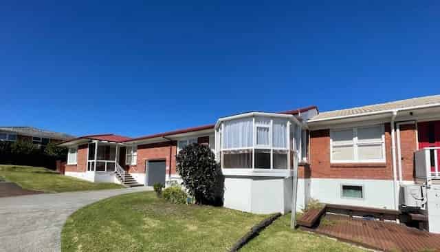 2/11 Winscombe Street, Belmont