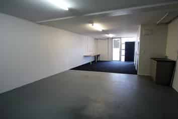 Well-Presented Split-Level Unit