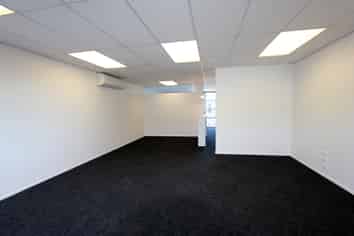 Well-Presented Split-Level Unit