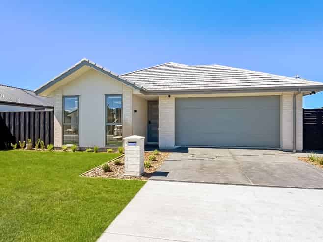 12 Weaver Street, Woodend