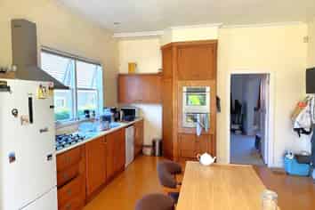 5 Admiral Beatty Ave, Mount Roskill