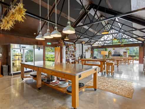 Destination weddings, dining with retreats upside