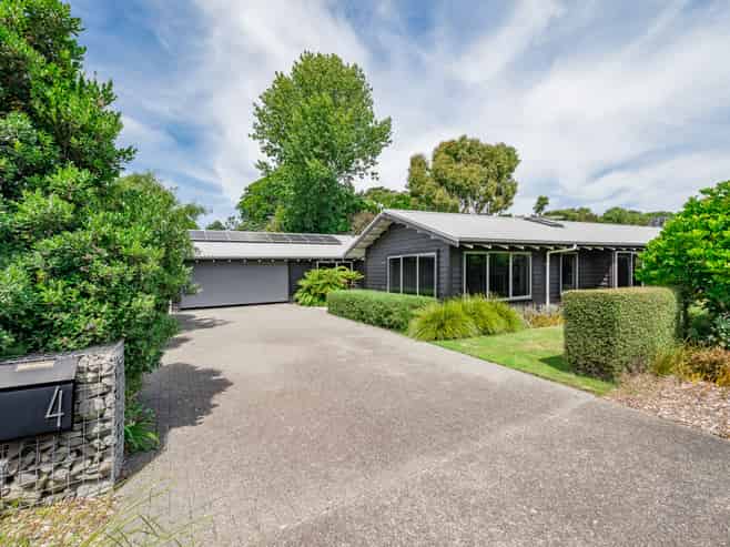 4 Ferndale Drive, Waikanae