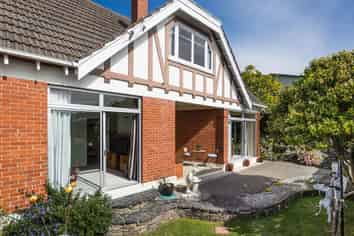 6 Lothian Street, MAORI HILL