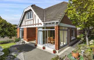 6 Lothian Street, MAORI HILL