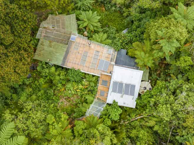 408A Scenic Drive, Waiatarua