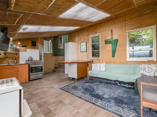 408A Scenic Drive, Waiatarua