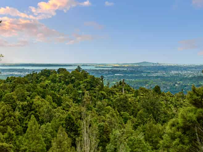 408A Scenic Drive, Waiatarua