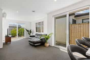 24 Foley Grove, Pyes Pa