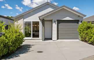 24 Foley Grove, Pyes Pa