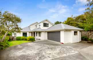 2/149 Hill Road, Belmont