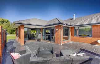 873 Main North Road, Woodend