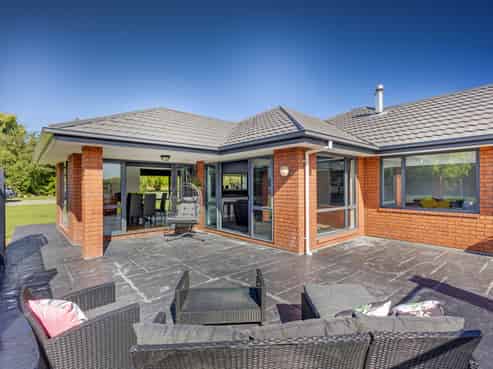 873 Main North Road, Woodend