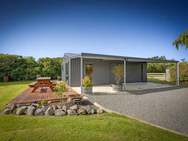 873 Main North Road, Woodend