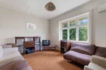 12 Somerset Crescent, Spreydon