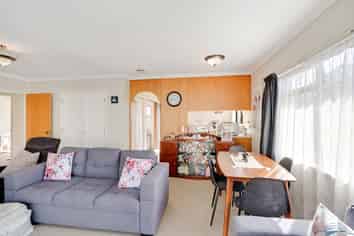 10B Frances Street, Hamilton East