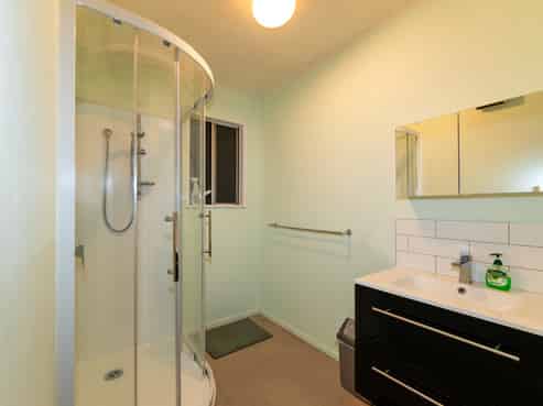 4/1009A Tomoana Road, Mahora