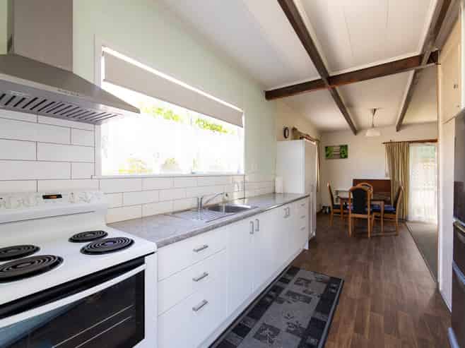 4/1009A Tomoana Road, Mahora