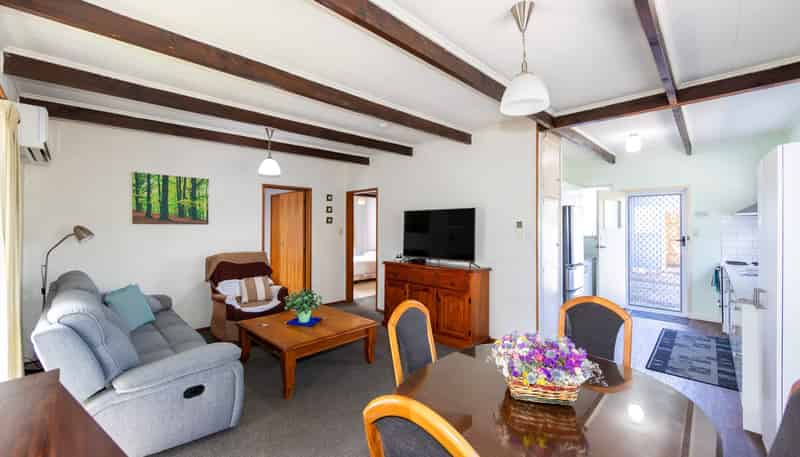 4/1009A Tomoana Road, Mahora