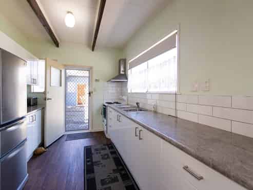 4/1009A Tomoana Road, Mahora