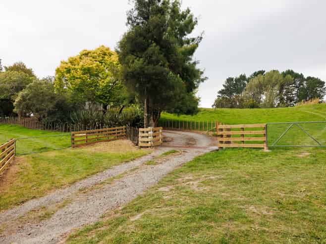 815 Reid Line East, Bunnythorpe